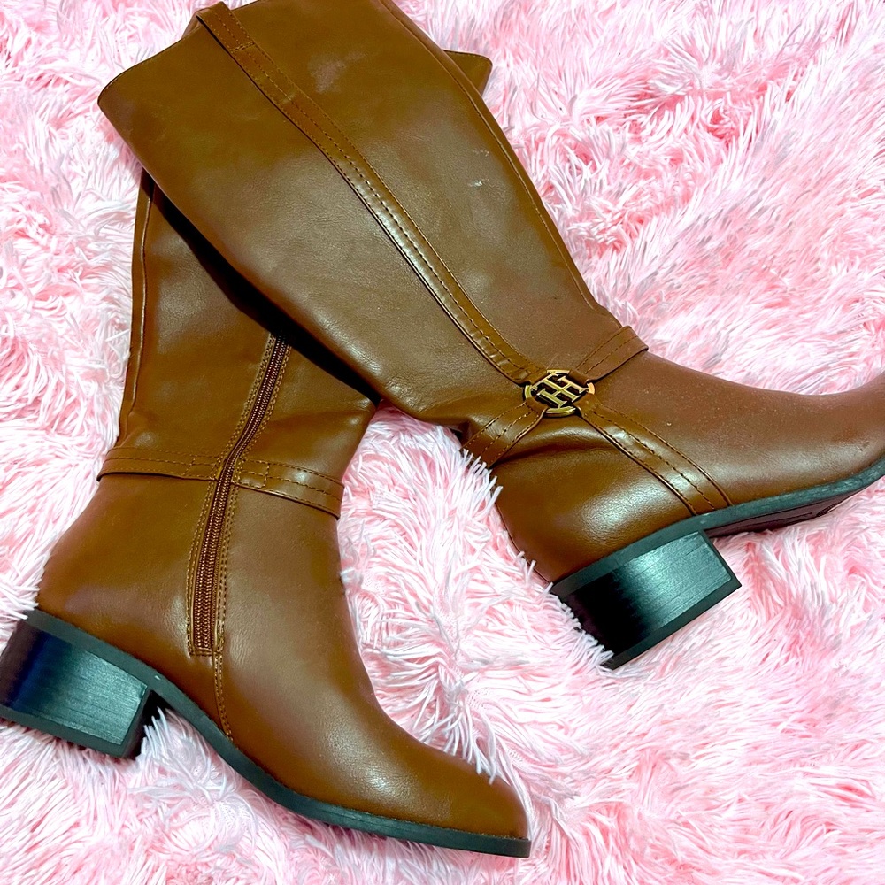 Tommy Hilfiger boots size 7